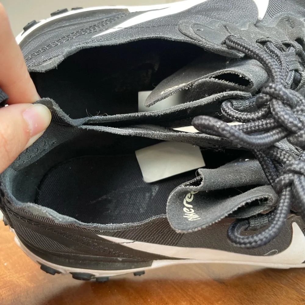 Nike Black & White Athletic Shoes - Picture 14 of 15